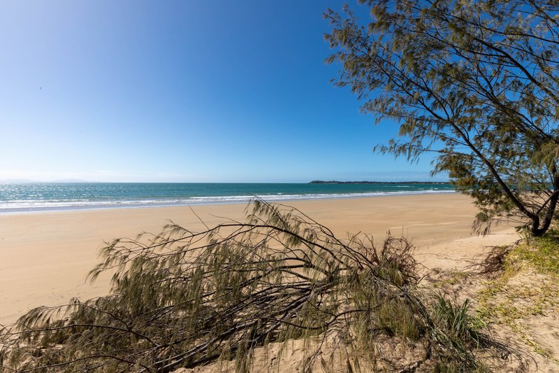 Photo - 12/9 Pacific Drive, Blacks Beach QLD 4740 - Image 2