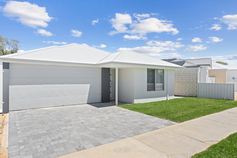 Photo - 129 Parkin Street, Rockingham WA 6168 - Image 2