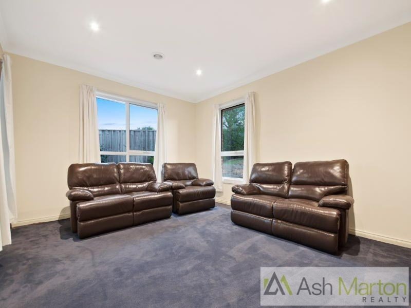 Photo - 129 Pindara Boulevard, Langwarrin VIC 3910 - Image 5