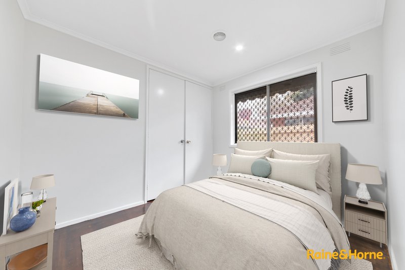 Photo - 1/29 Racecourse Road, Noble Park VIC 3174 - Image 3