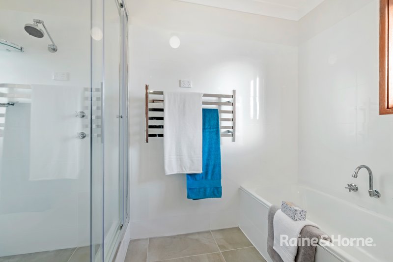 Photo - 129 Ridgecrop Drive, Castle Hill NSW 2154 - Image 11