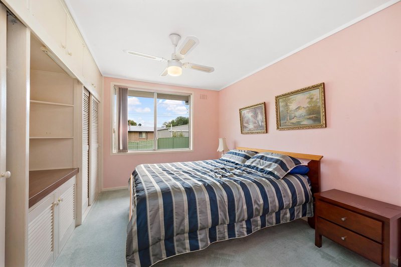 Photo - 129 Ross Smith Crescent, Scullin ACT 2614 - Image 7