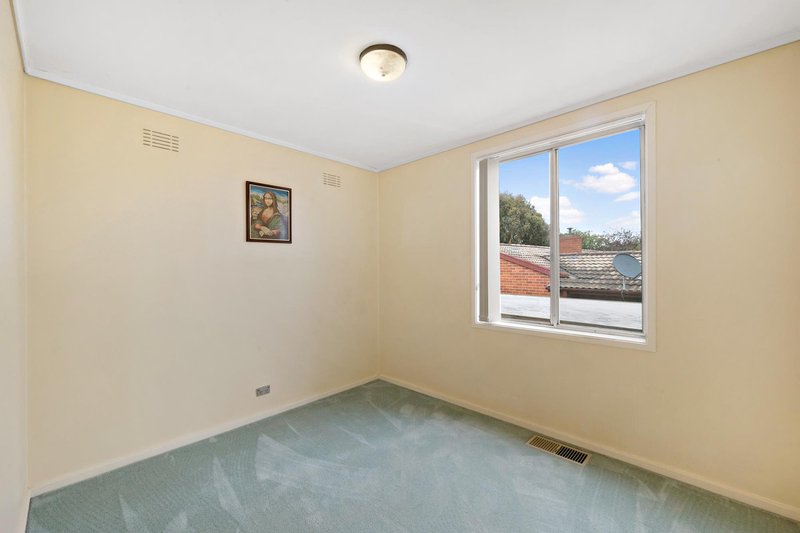 Photo - 129 Ross Smith Crescent, Scullin ACT 2614 - Image 9