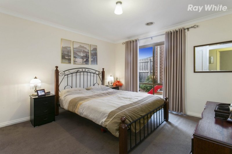 Photo - 1/29 Silver Gum Drive, Pakenham VIC 3810 - Image 5