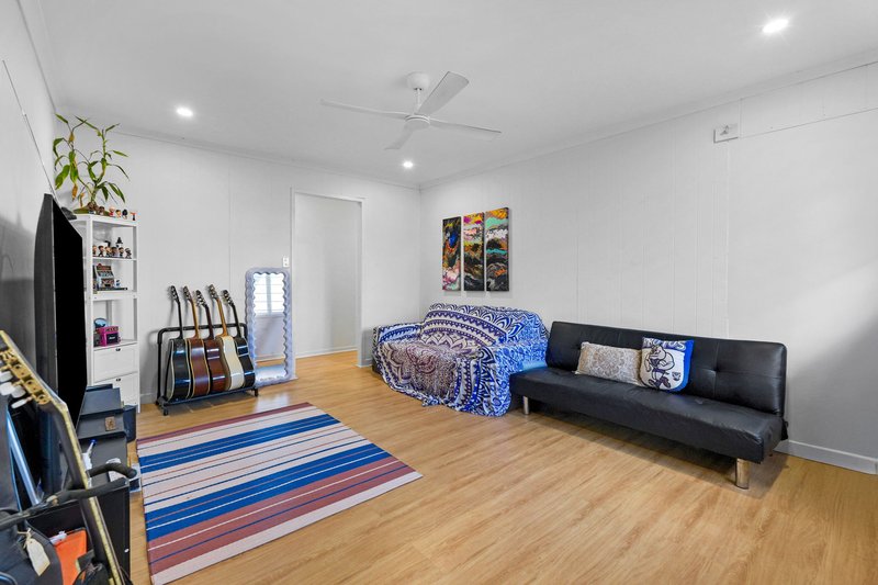 Photo - 129 Smith Road, Woodridge QLD 4114 - Image 2