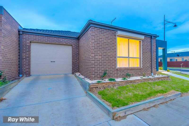 Photo - 1/29 Vanderbilt Avenue, Truganina VIC 3029 - Image 2