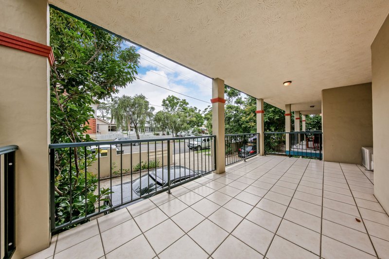 Photo - 1/29 Wagner Road, Clayfield QLD 4011 - Image 2