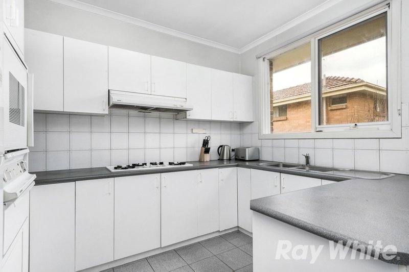 Photo - 1&2/9 Woodstock Road, Mount Waverley VIC 3149 - Image 6