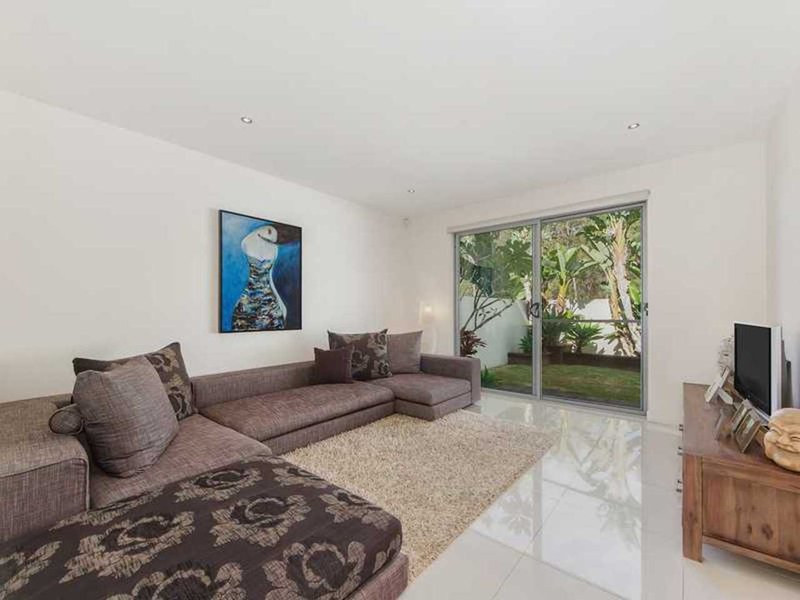 Photo - 1/29 Worchester Drive, Reedy Creek QLD 4227 - Image 2