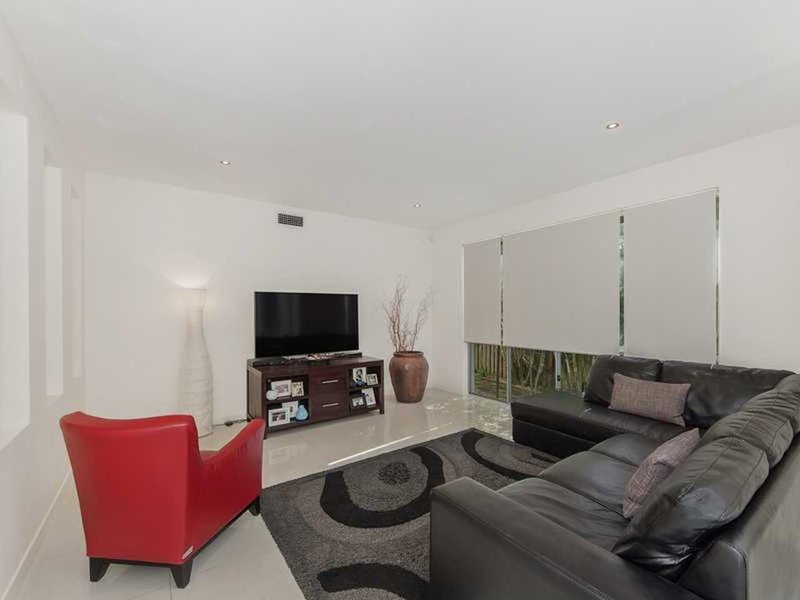 Photo - 1/29 Worchester Drive, Reedy Creek QLD 4227 - Image 4