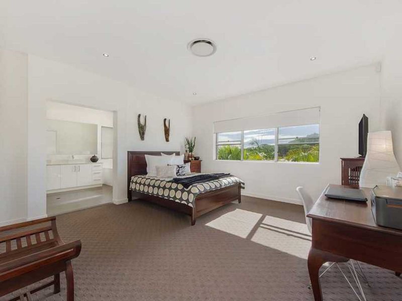 Photo - 1/29 Worchester Drive, Reedy Creek QLD 4227 - Image 9