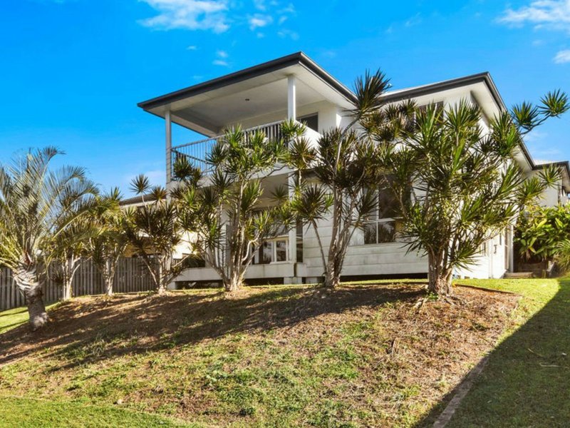 Photo - 129 Wunburra Circle, Pacific Pines QLD 4211 - Image 10