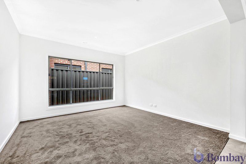 Photo - 1291 Edgars Road, Wollert VIC 3750 - Image 6