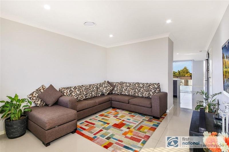 Photo - 1/299 Flushcombe Road, Blacktown NSW 2148 - Image 5