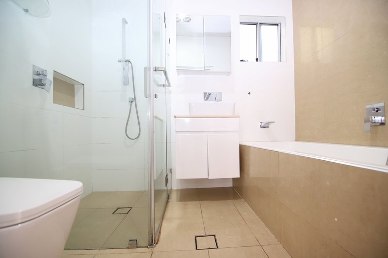 Photo - 12A Georges Crescent, Georges Hall NSW 2198 - Image 6