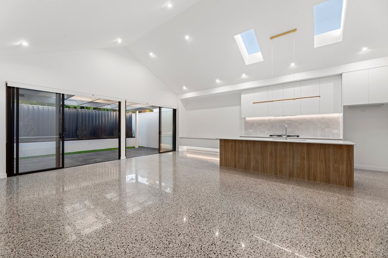 Photo - 12A Golf Links Drive, Mill Park VIC 3082 - Image 3