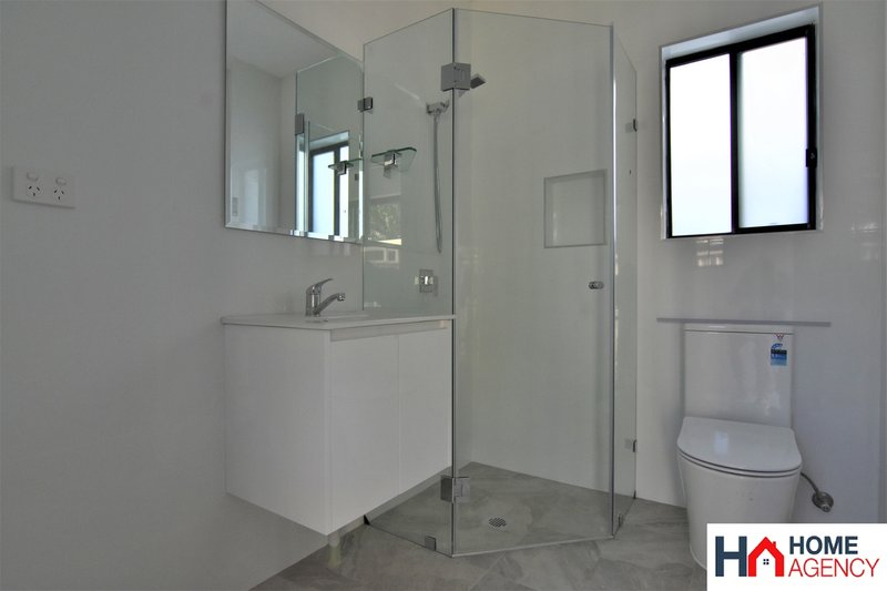 Photo - 12a Hampshire Place, Wakeley NSW 2176 - Image 3