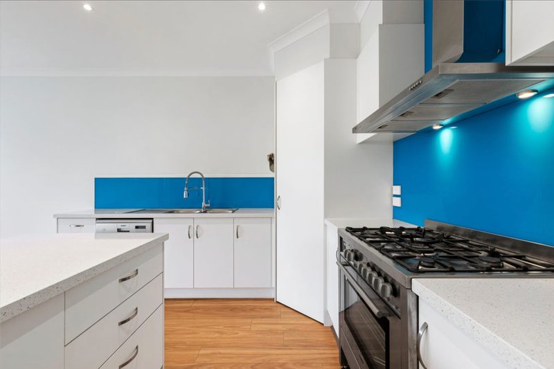 Photo - 12A Hemingford Road, Bentleigh East VIC 3165 - Image 3
