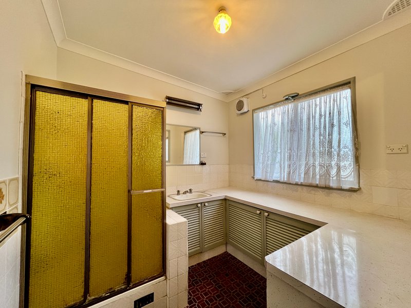 Photo - 12a Kewalo Avenue, Budgewoi NSW 2262 - Image 7