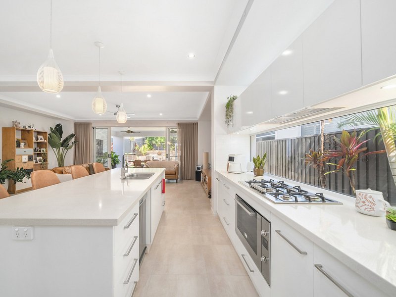 Photo - 12A Palmtree Avenue, Scarborough QLD 4020 - Image 5