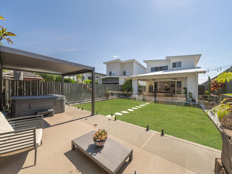 Photo - 12A Palmtree Avenue, Scarborough QLD 4020 - Image 7