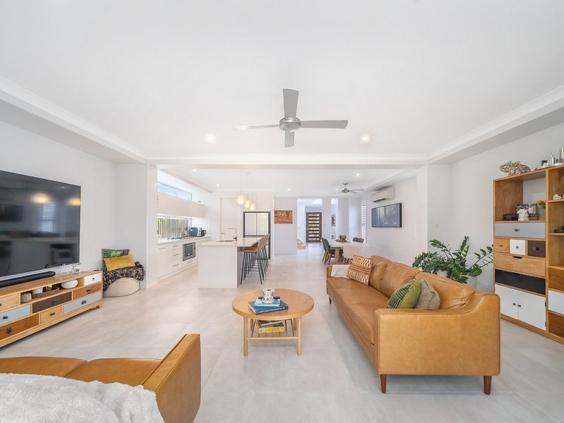 Photo - 12A Palmtree Avenue, Scarborough QLD 4020 - Image 8