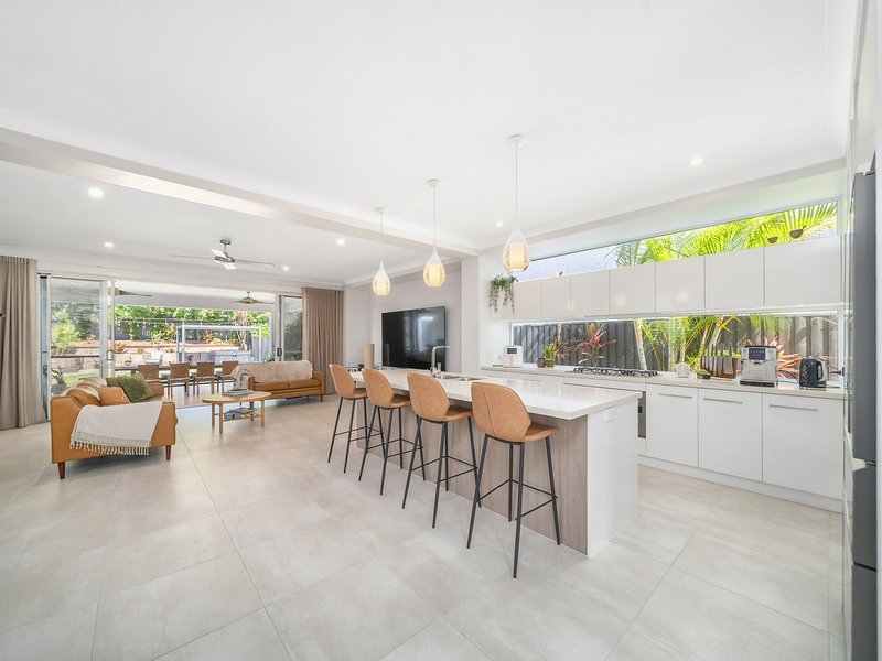 Photo - 12A Palmtree Avenue, Scarborough QLD 4020 - Image 9