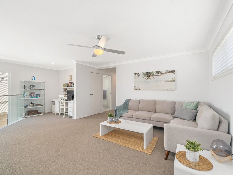 Photo - 12A Palmtree Avenue, Scarborough QLD 4020 - Image 11