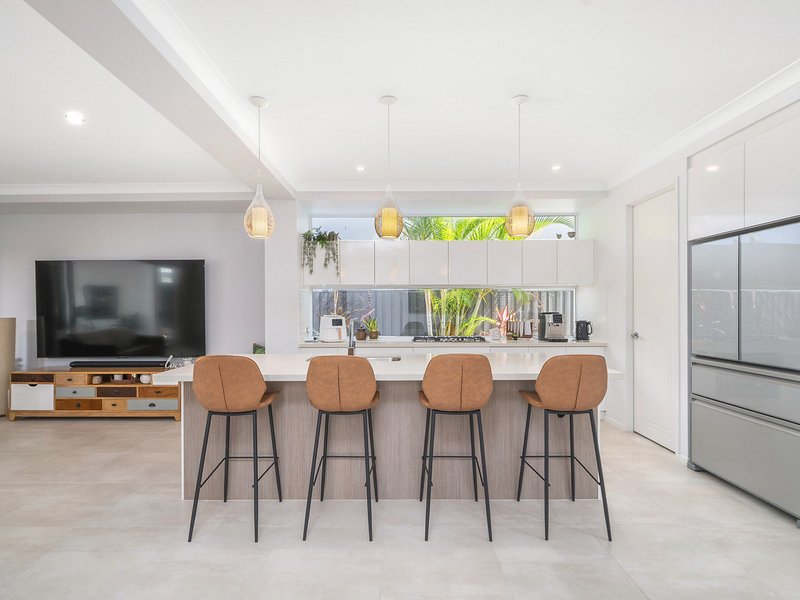 Photo - 12A Palmtree Avenue, Scarborough QLD 4020 - Image 12