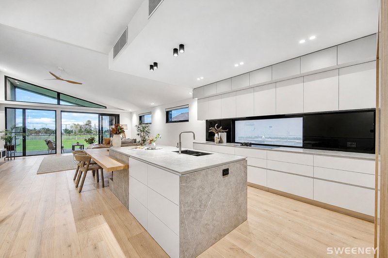 Photo - 12A Parkside Crescent, Seaholme VIC 3018 - Image 11