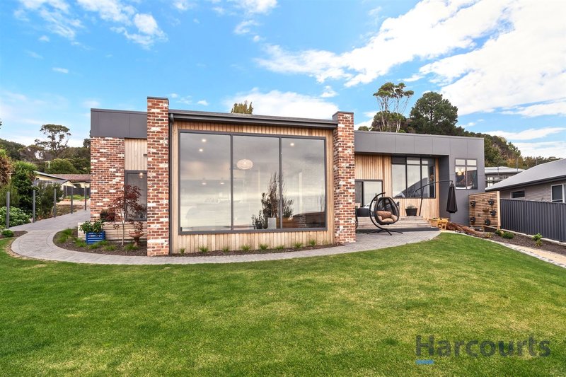 12A Seaside Crescent, Penguin TAS 7316