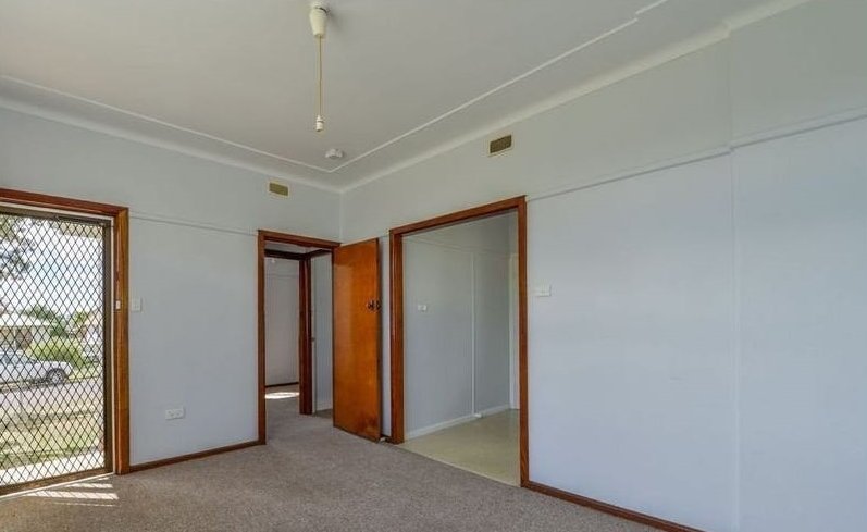 Photo - 12a Thompson Crescent, Tamworth NSW 2340 - Image 2