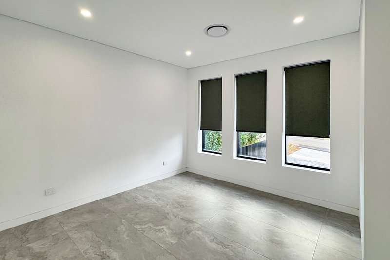 Photo - 12A William Street, St Marys NSW 2760 - Image 5