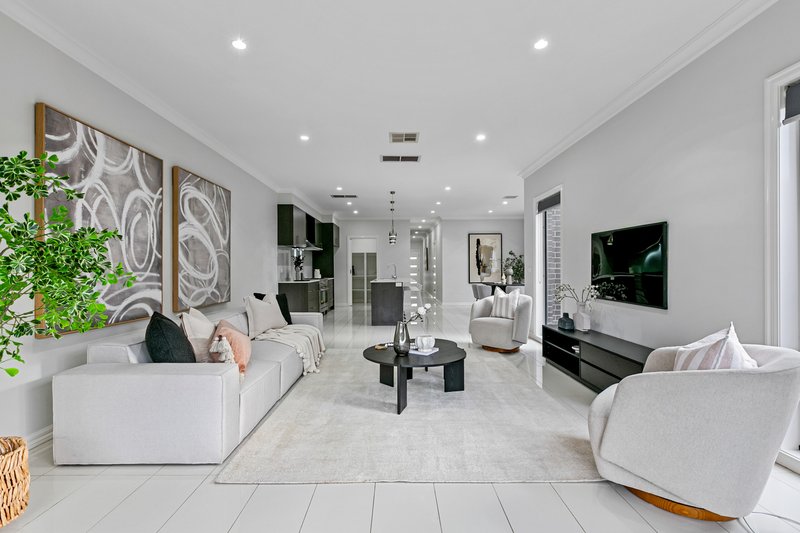 Photo - 12B Clough Parade, Reservoir VIC 3073 - Image 3