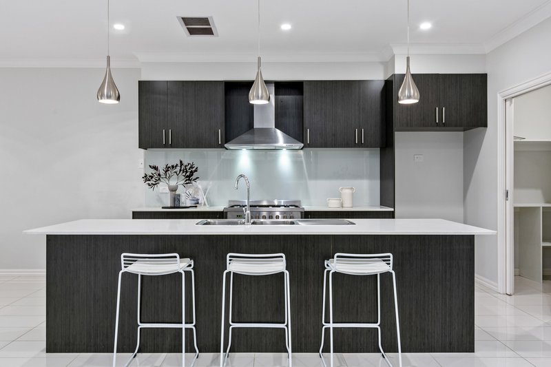 Photo - 12B Clough Parade, Reservoir VIC 3073 - Image 6