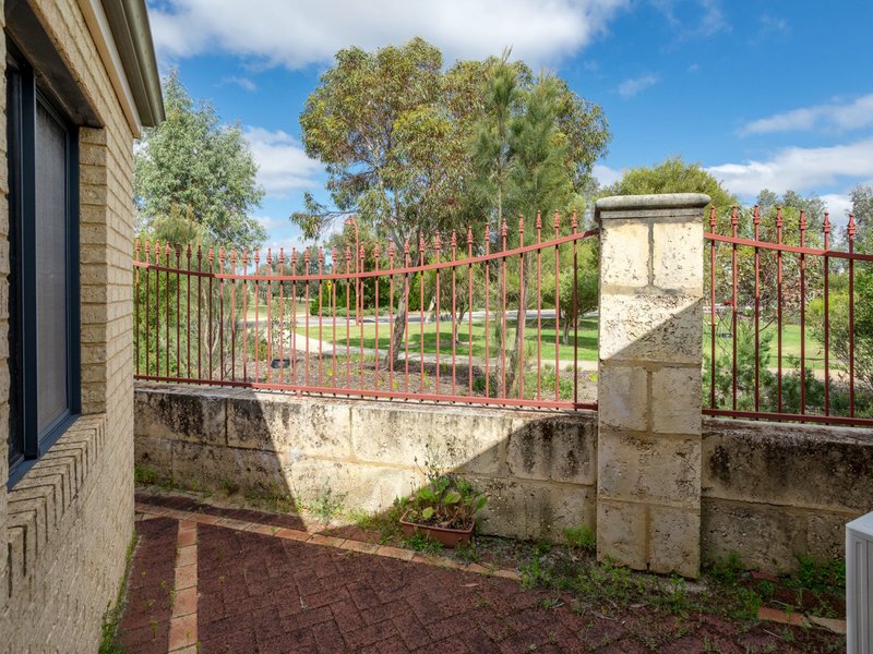 Photo - 12B Hourn Way, Canning Vale WA 6155 - Image 15