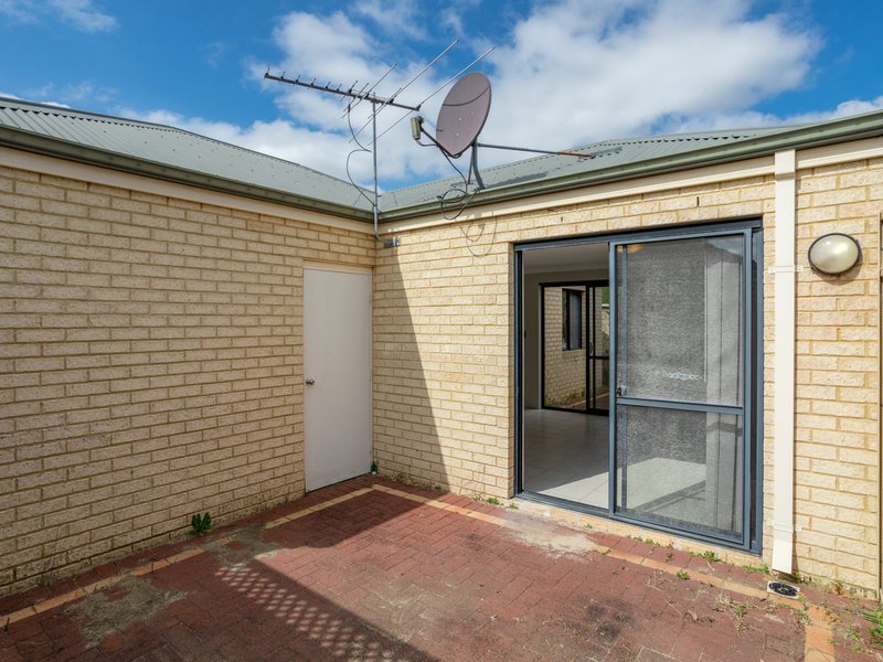 Photo - 12B Hourn Way, Canning Vale WA 6155 - Image 17