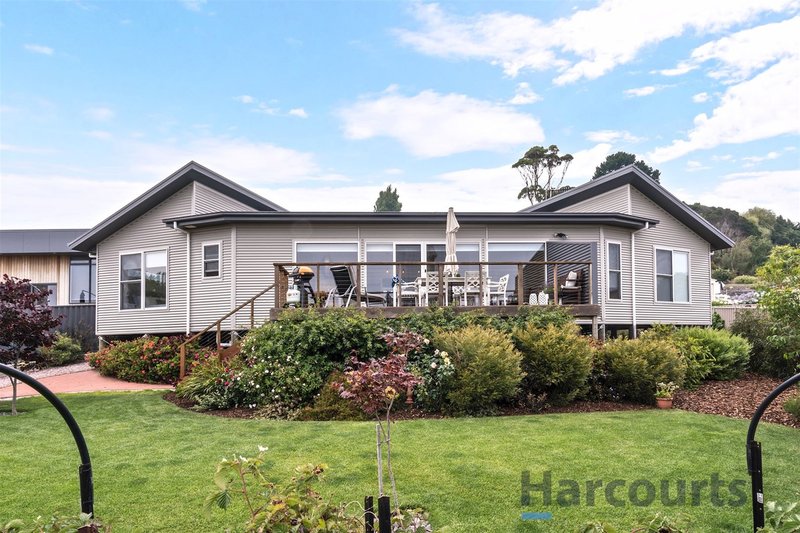 12B Seaside Crescent, Penguin TAS 7316