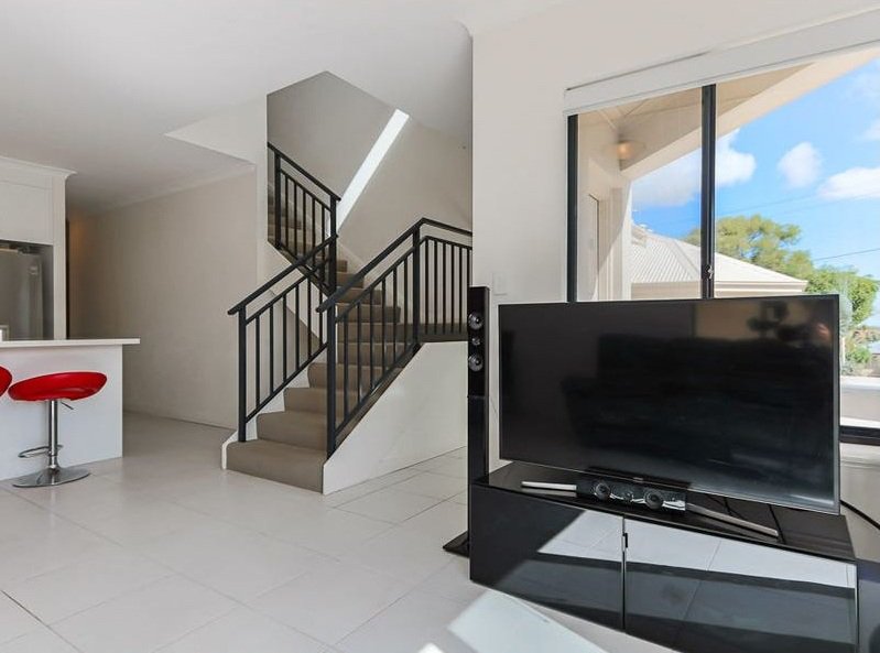 Photo - 12B Wychcross Street, Westminster WA 6061 - Image 2