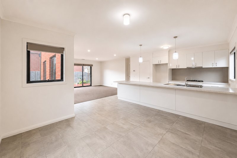 Photo - 12B Wyuna Parade, Belmont VIC 3216 - Image 5