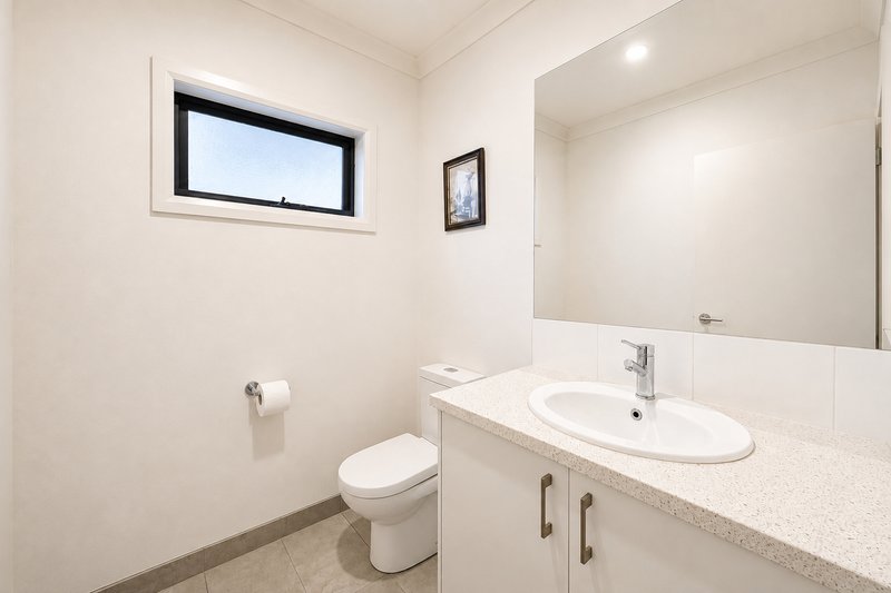 Photo - 12B Wyuna Parade, Belmont VIC 3216 - Image 11