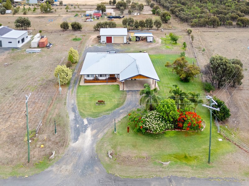 Photo - 12C Edgewood Drive, Emerald QLD 4720 - Image 2