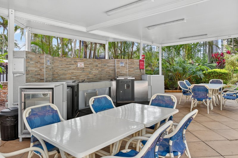 Photo - 12E/3277 Surfers Paradise Boulevard, Surfers Paradise QLD 4217 - Image 21