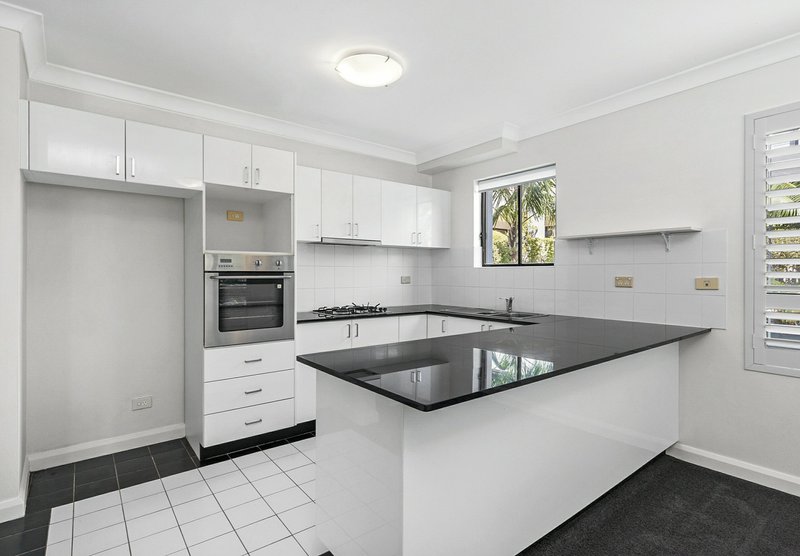 Photo - 1/3-11 Hawkesbury Avenue, Dee Why NSW 2099 - Image 2