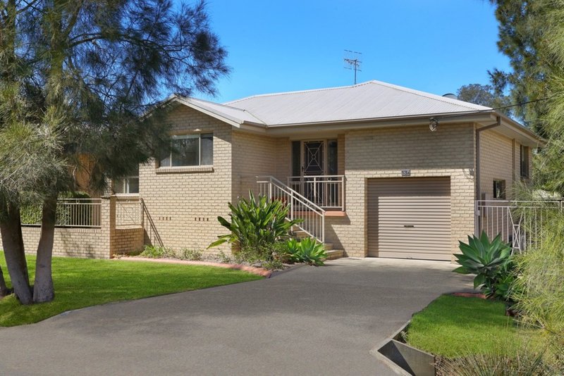 Photo - 13 & 13a Emora Ave , Davistown NSW 2251 - Image 14