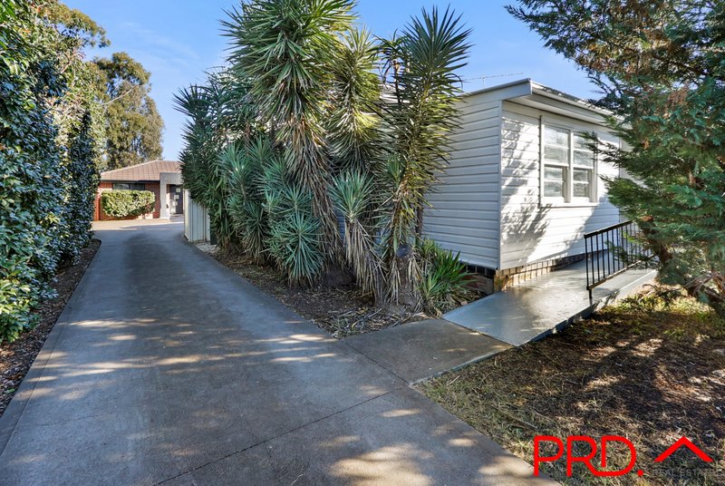 Photo - 13 & 13A Robert Street, Tamworth NSW 2340 - Image 3