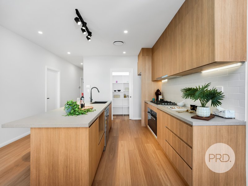 Photo - 13 &13A Skyline Street, Menangle Park NSW 2563 - Image 11