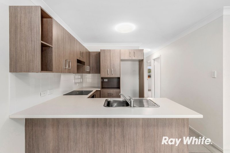 Photo - 13 & 13A Wagtail Crescent, Batehaven NSW 2536 - Image 9