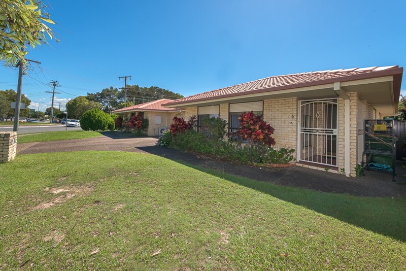 Photo - 1/3 & 2/3 Lae Place, Runaway Bay QLD 4216 - Image 12