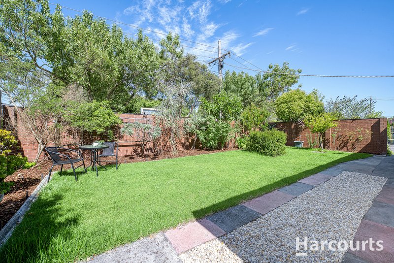 Photo - 1/3-5 Carlisle Crescent, Hughesdale VIC 3166 - Image 11